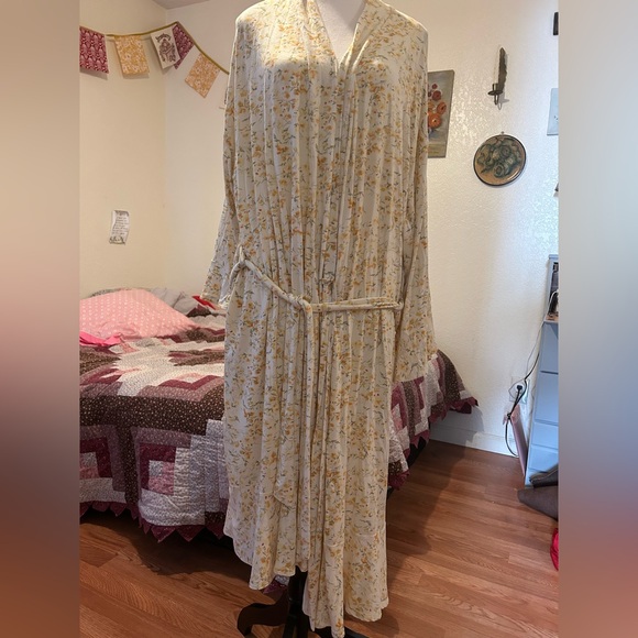 Yellow Floral Kimono Robe soft surroundings - Picture 2 of 8